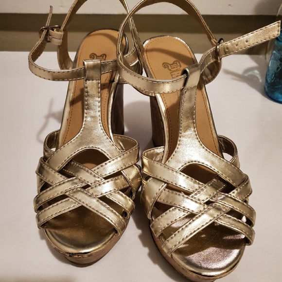 Brash Gold Wedges - Picture 4 of 4